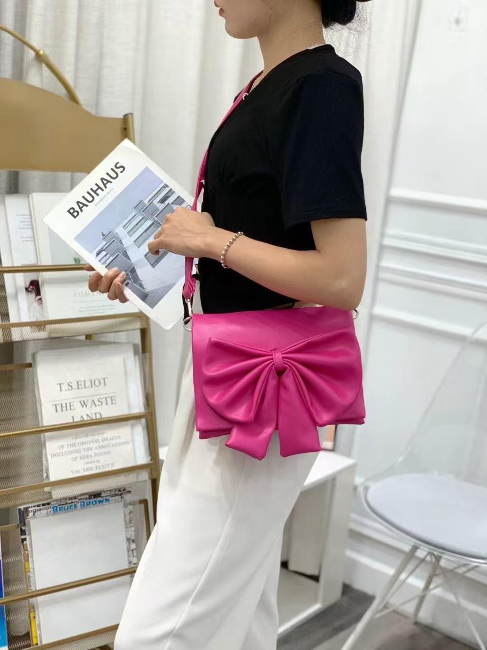 BOW STYLE HANDBAG & CROSSBODY