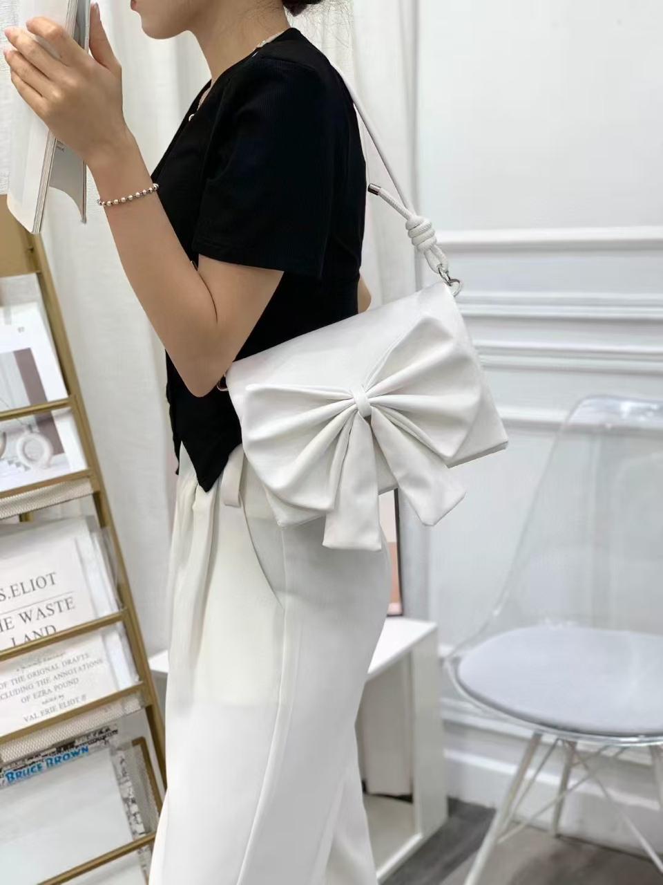 BOW STYLE HANDBAG & CROSSBODY