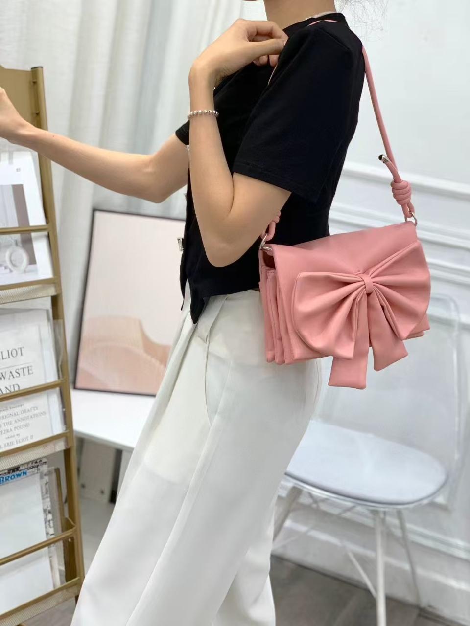 BOW STYLE HANDBAG & CROSSBODY