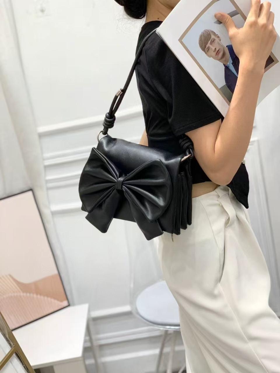 BOW STYLE HANDBAG & CROSSBODY